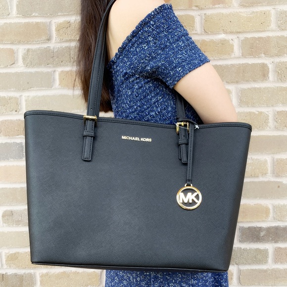 ‼️SALE‼️🥰🥰-NWT Michael Kors Tote - Picture 5 of 6